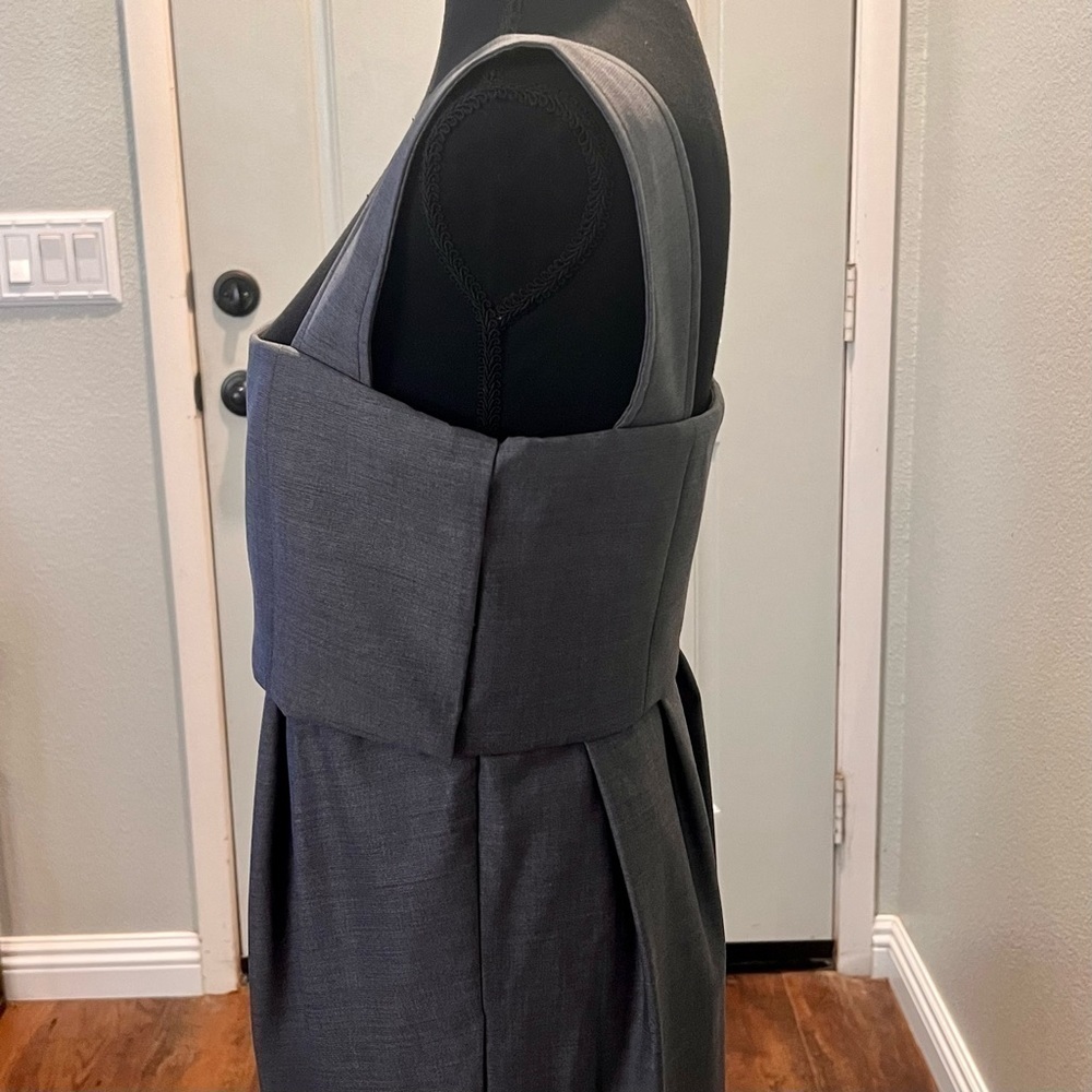 Max MARA gray bubble hem dress.  Made in Italy. Size 10 - Picture 3 of 13